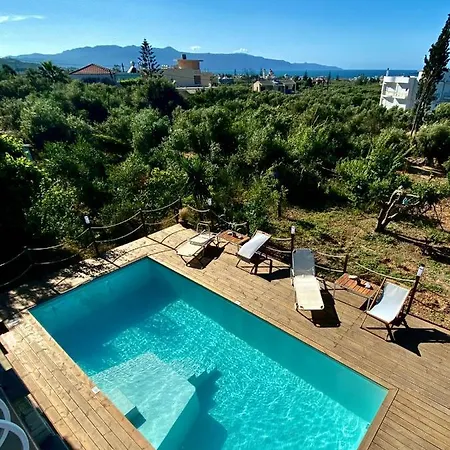 Villa Momentum με θέα,πισίνα, ανεξάρτητοι χώροι La Canée