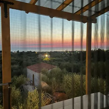 Momentum με θέα,πισίνα, ανεξάρτητοι χώροι Villa La Canée