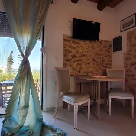 Momentum με θέα,πισίνα, ανεξάρτητοι χώροι Villa La Canée