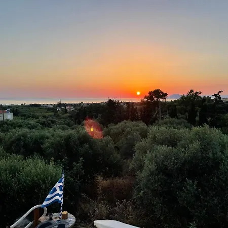 Momentum με θέα,πισίνα, ανεξάρτητοι χώροι Villa La Canée