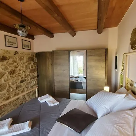 Villa Momentum με θέα,πισίνα, ανεξάρτητοι χώροι La Canée